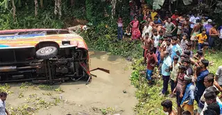 কুষ্টিয়ায় বাসের মুখোমুখি সংঘর্ষে নিহত ৩
